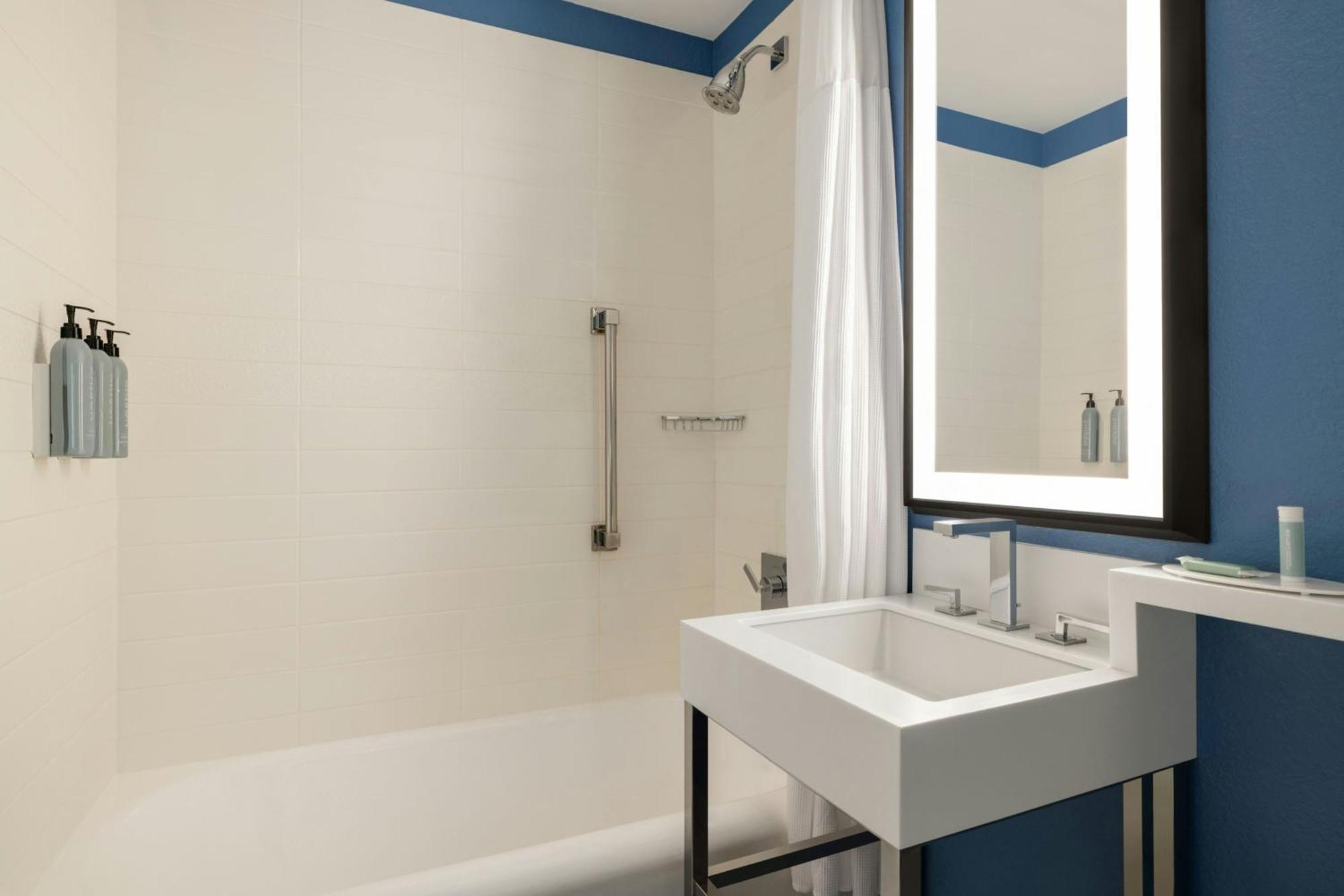 Отель Courtyard By Marriott San Francisco Union Square Экстерьер фото
